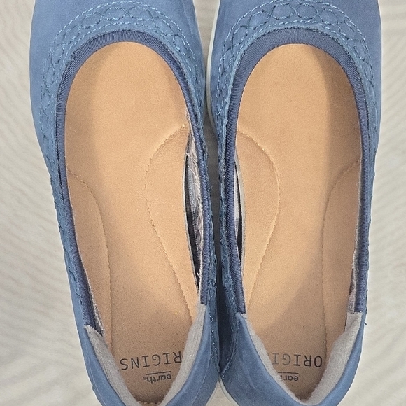 Earth Origins Women's Navy Flats - Picture 10 of 13